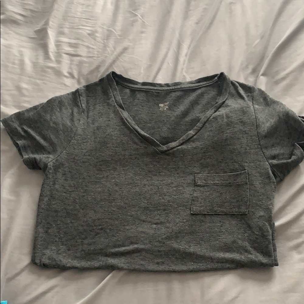 Gray pocket t-shirt